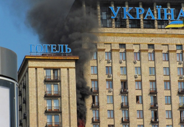 В Киеве минировали гостиницу “Украина”