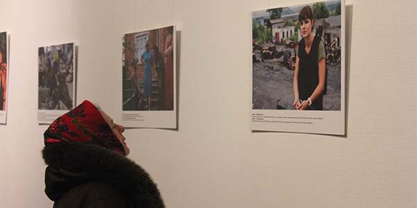В Украинском доме проходит фотовыставка “Женщины и конфликт в Украине”