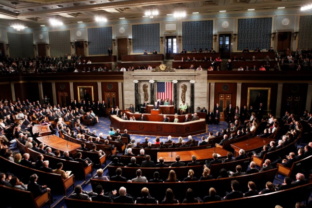 Конгресс США одобрил предоставление военной помощи Украине
