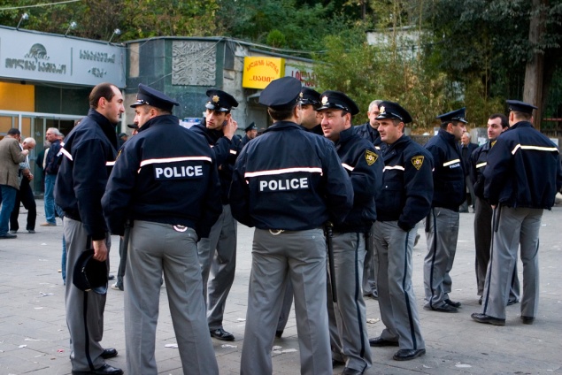 Новые патрули полиции, подготовленные спецами из ФБР, должны летом выйти на улицы Киева