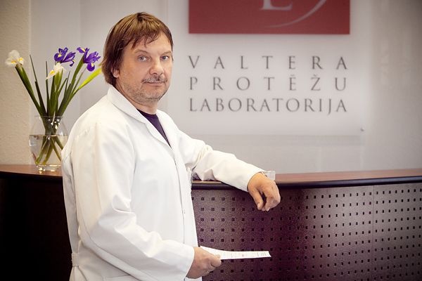 Латвийский специалист может обеспечить глазные протезы 65 участникам АТО (+контакты)