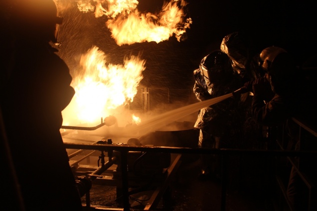 В Киевской области сгорела АЗС (фото)