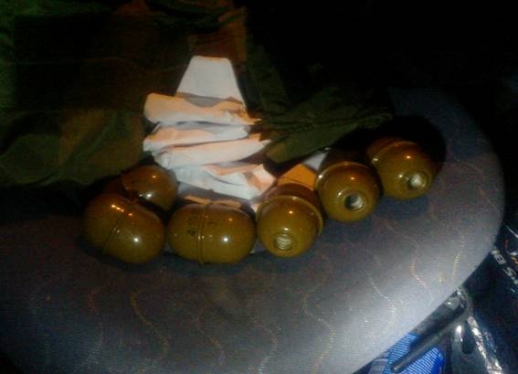 На Киевщине ГАИшники нашли в автомобиле шесть гранат
