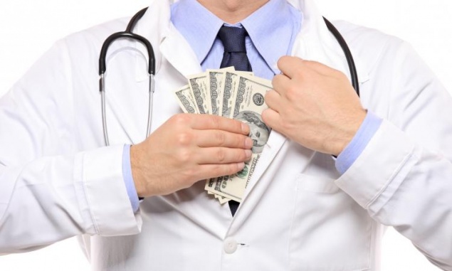 Городские власти прогнозируют среднюю зарплату киевским врачам в 8-12 тыс грн