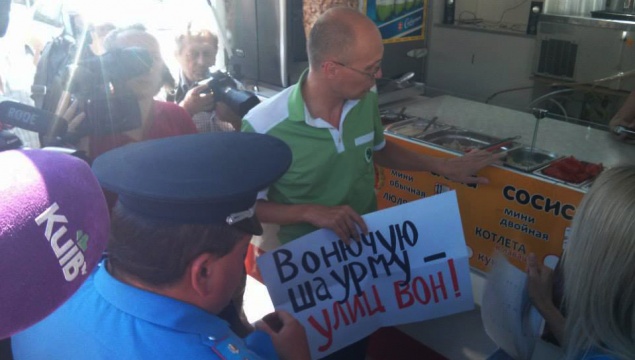 Департамент благоустройства собирается запретить в Киеве “передвижную” шаурму
