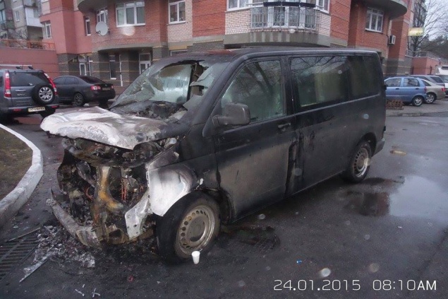 “Слишком активной” киевлянке сожгли автомобиль (фото)