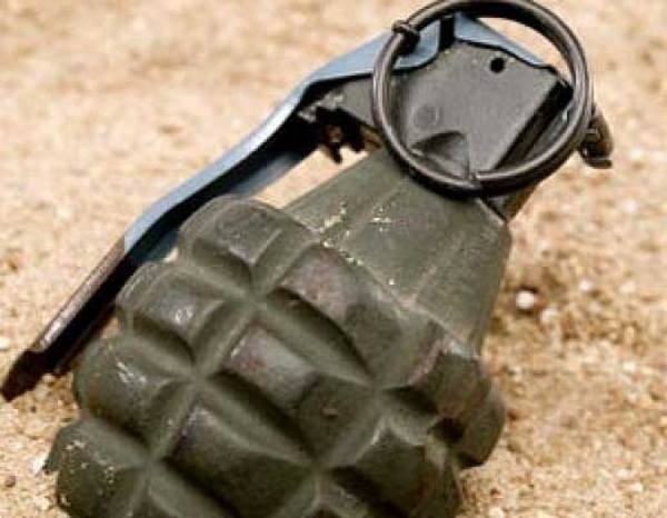 На столичной Оболони задержали мужчину с боевой гранатой “для самозащиты”