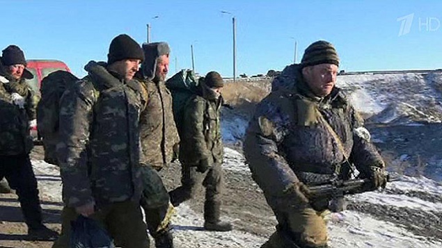 “Первый канал” показал украинских военных, взятых в плен возле Дебальцево