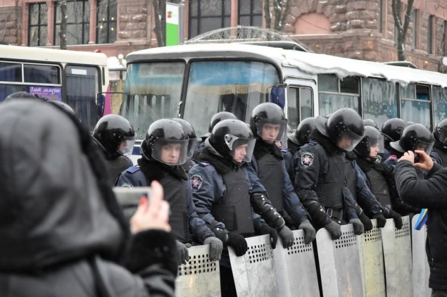 Милиция в Киеве перестала пропускать граждан на Майдан и Институтскую