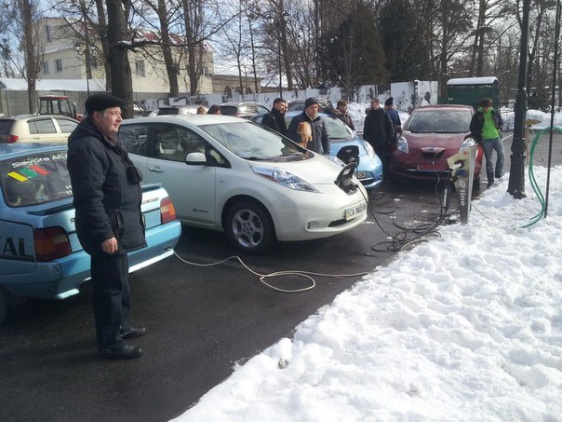 В Киеве при ресторане открылась первая “АЗС” для электромобилей