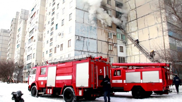 В Киеве соседи спасли от пожара двух пьяных мужчин и “сдали” их в милицию