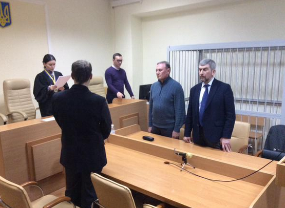 Печерский суд отказался держать Ефремова под стражей, выбрав 61 тыс гривен залога