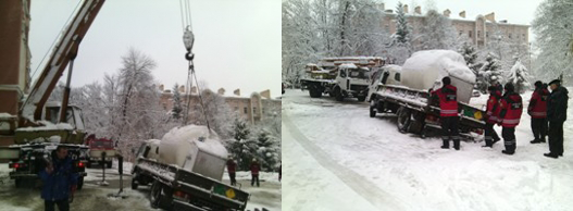 В Киеве в яму провалился автомобиль, перевозивший сжатый кислород
