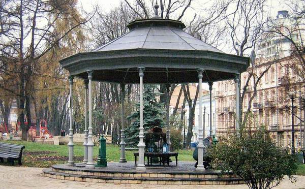 Киевлянам не рекомендуют использовать воду из бювета в парке Тараса Шевченко