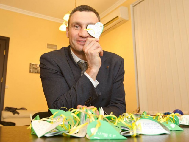 Школьник в “валентинке” попросил Кличко открыть McDonald’s на Оболони