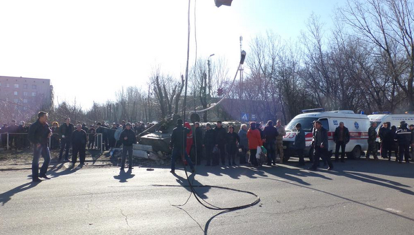 В Константиновке Донецкой области начались беспорядки возле общежития ВСУ