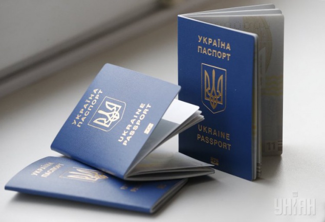Посольства Украины за рубежом перестали принимать заявления для оформления загранпаспортов