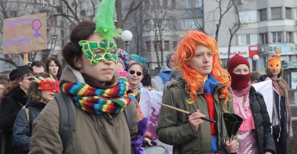 В Киеве женщины протестовали против “кухонного рабства”