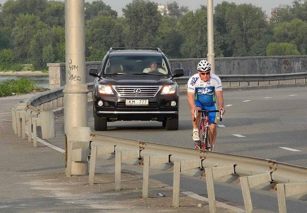 Городские власти приглашают киевлян к обсуждению магистрального велосипедного маршрута