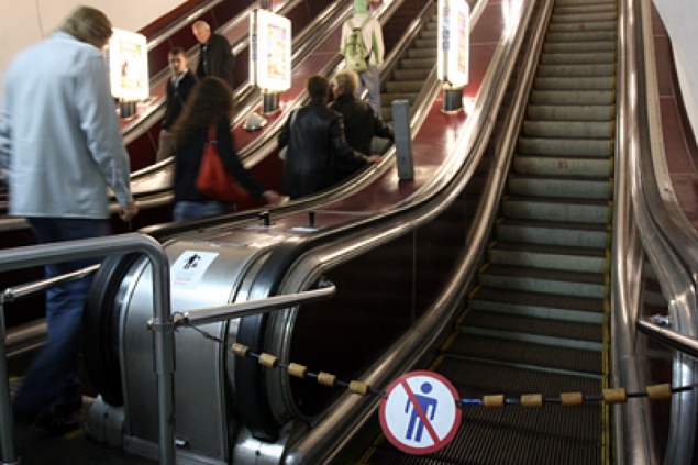Диверсия на станции метро “Шулявская”: эскалатор намеренно блокировали