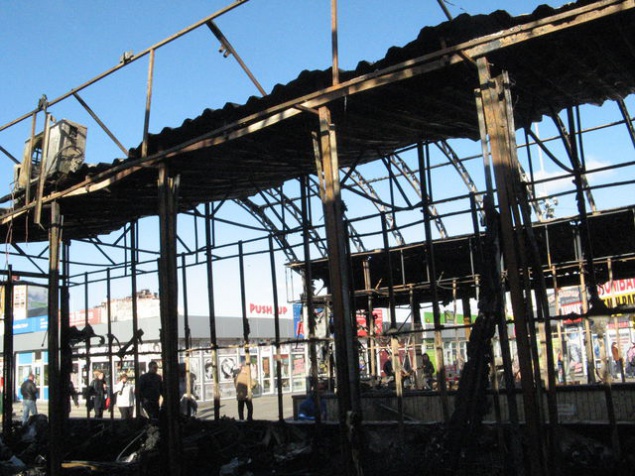 Восстановление входа в станцию метро “Позняки” после пожара обошлось в 100 тыс грн