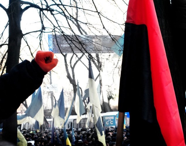 Киевоблсовет запретил депутатам использовать партийную символику на майские