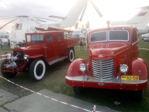 Старинные пожарные авто завоевали приз зрительских симпатий на столичном “ретрофестивале”