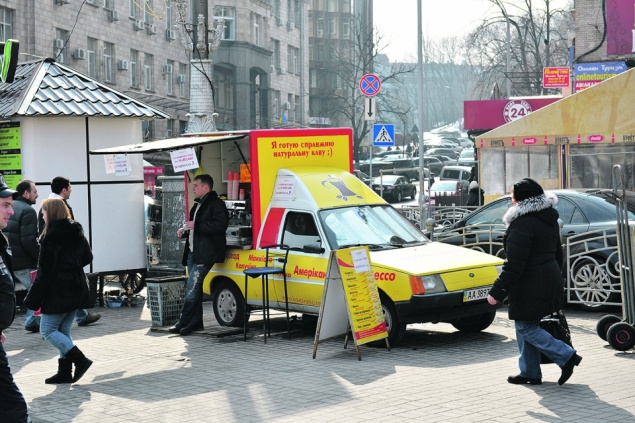 КП “Киевблагоустройство” научат демонтировать автомобили