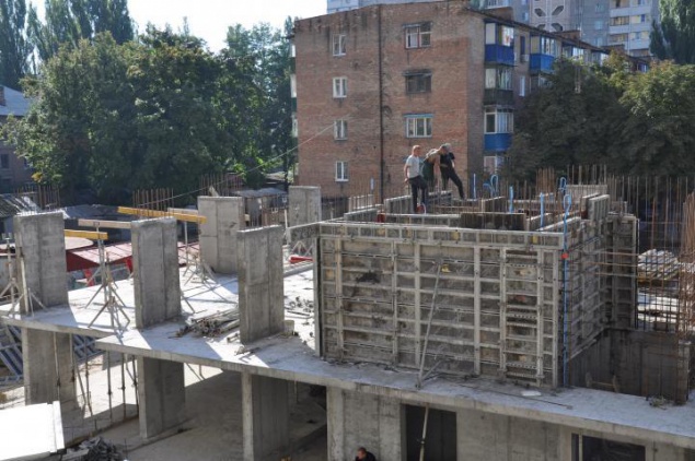 ЖК “Сосновый бор” строится в Киеве, не смотря на запрет и уголовное производство