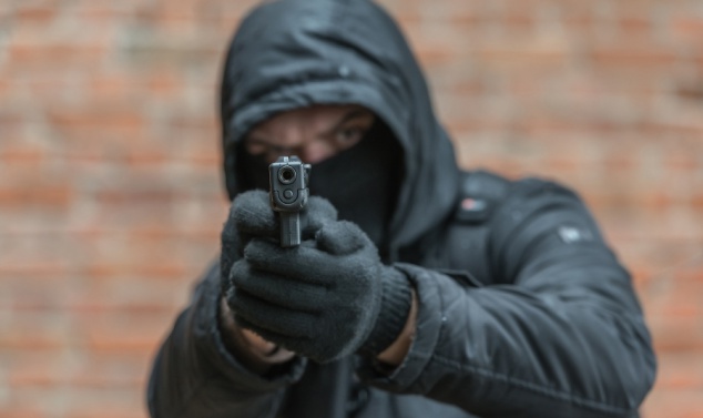 В Киеве два хулигана в масках подстрелили предпринимателя