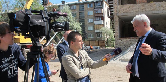Зависший на волосок от увольнения Непоп может пересидеть седьмого мэра Киева