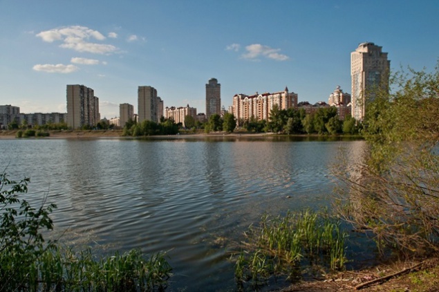 В Киеве на озере утонул школьник