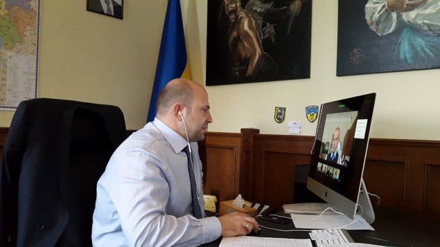 Мэрам и главам РГА Киевской области поручили завести Фейсбук