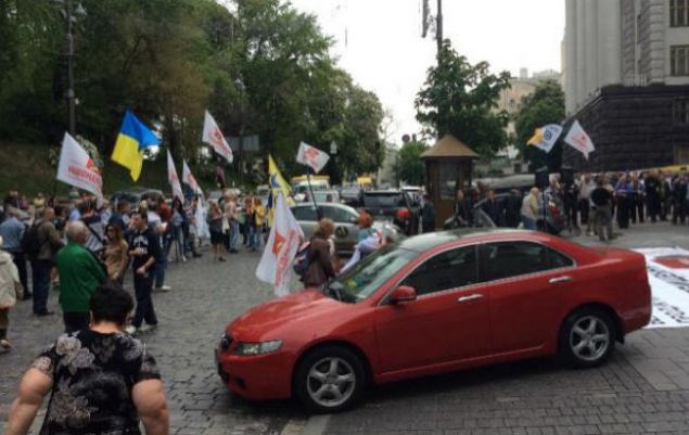 “Автомайдан” пообещал вернуться под стены Кабмина с требованием не повышать тарифы