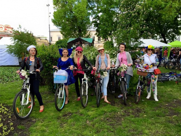 В Киеве прошел велопарад девушек (фото)