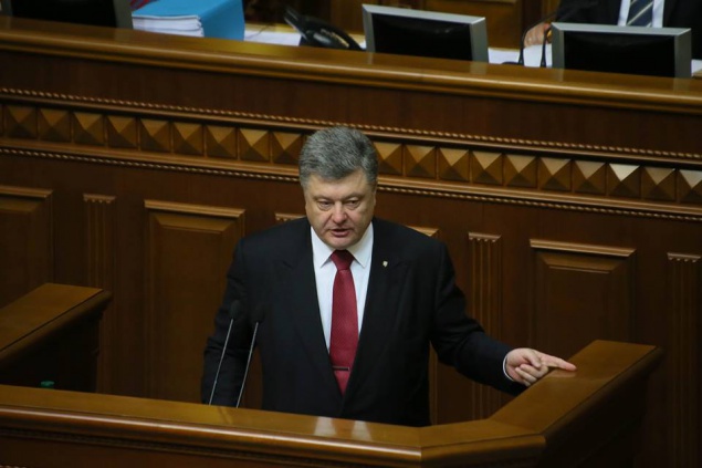 Президент Украины отменил “военный налог” при обмене валют