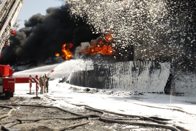 Пожар на нефтебазе в Васильковском районе продолжают тушить: хроника событий (ОБНОВЛЯЕТСЯ)