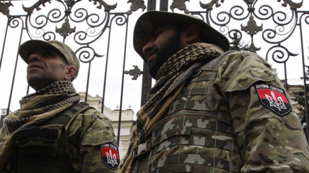 “Правый сектор” потребует в Киеве возобновить наступление на ЛДНР