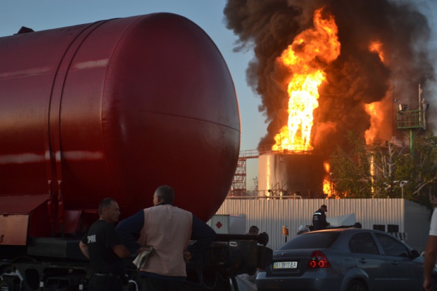 В “БРСМ-Нафта” полагают, что пожар на нефтебазе был вызван терактом