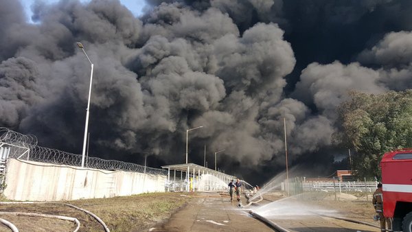 Экс-первый замгубернатора Киевской области: “Пожар в Васильковском районе потушить невозможно”