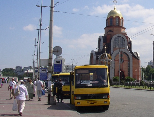 Маршрутки дублирующие столичный электротранспорт будет обслуживать “Киевпастранс”