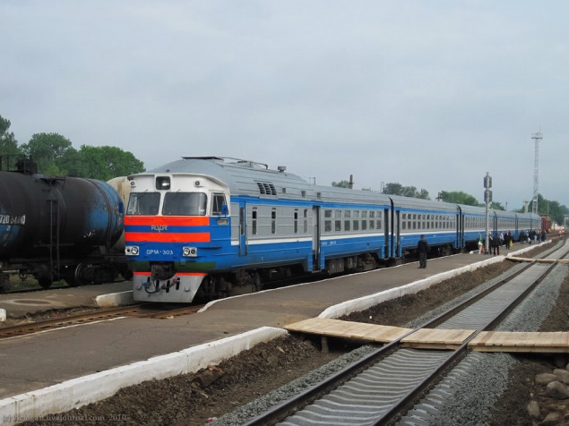 На железной дороге Киева сразу два ЧП. В результате: двое человек в больнице, один - погиб
