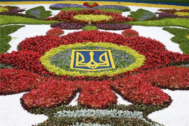Ко Дню Независимости на Певческом поле откроется выставка цветов “Цветочный оберег”