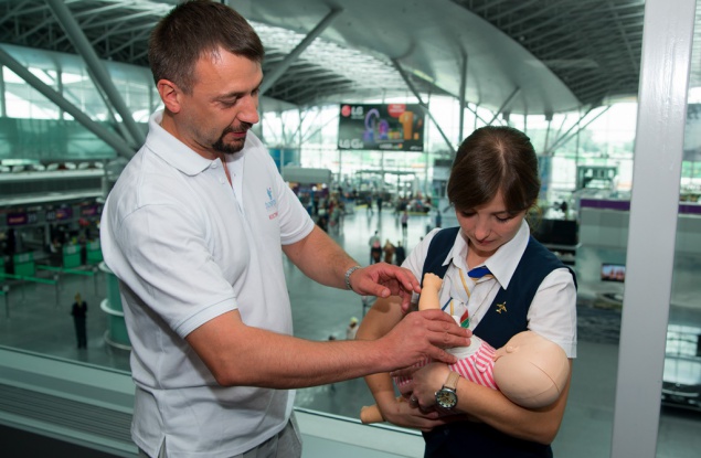 В аэропорту “Борисполь” учились оказывать первую медпомощь