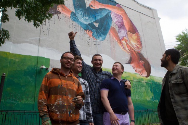 Заграница нам поможет: Мэр Киева посмотрел на граффити австралийцев и остался доволен (фото)