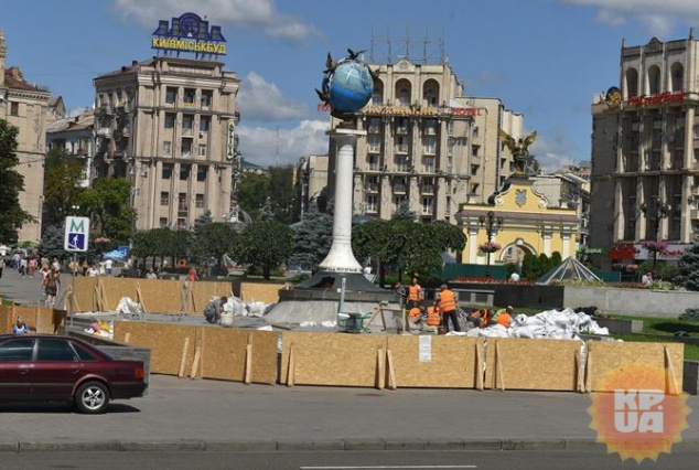 “Крылатый Глобус” на Майдане наконец-то отремонтируют