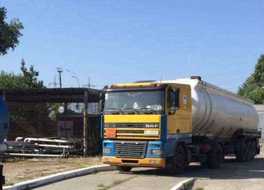 На Киевщине милиция изъяла 38 тонн нефтесырья, из которого “бодяжили” топливо (видео)