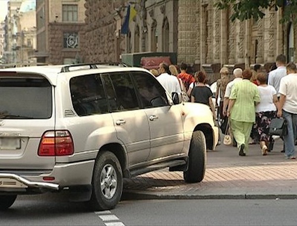 В МВД посоветовали “бить морды” тем, кто неправильно паркуется