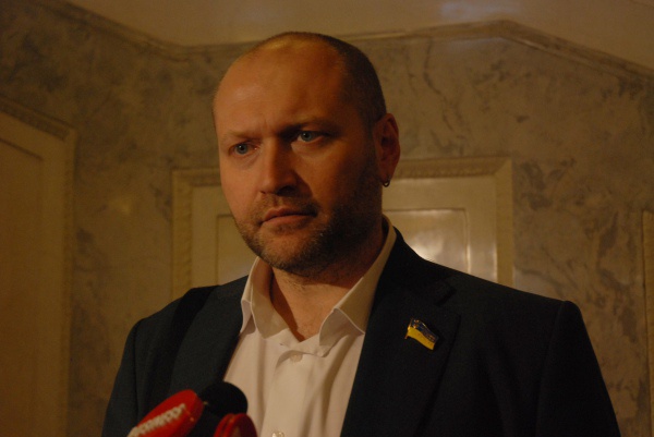 На заседании Киевсовета УДАРовцы отказались слушать нардепа Березу и вышли из зала
