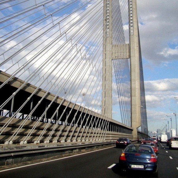 Южный мост в Киеве частично перекроют почти на месяц